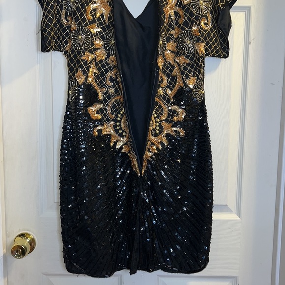 Beautiful Vintage Silk Beaded Black and Gold Dress size M by Carina - Picture 11 of 15
